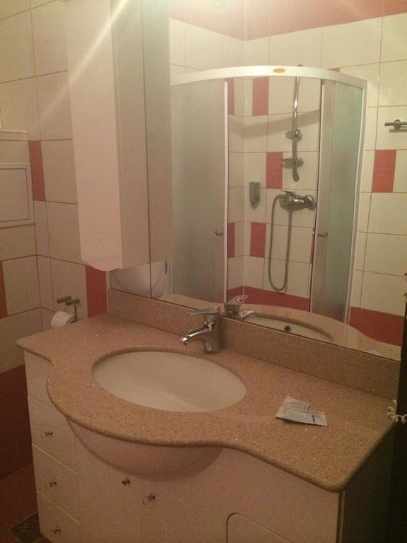 Hotel Fiama Otelu Rosu Quarto foto