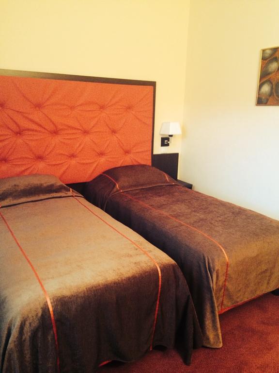 Hotel Fiama Otelu Rosu Quarto foto